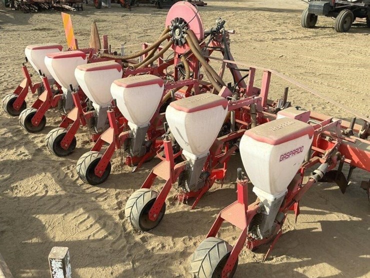 gaspardo-sp540-3-pt-6-row-30"-air-planter-image-1