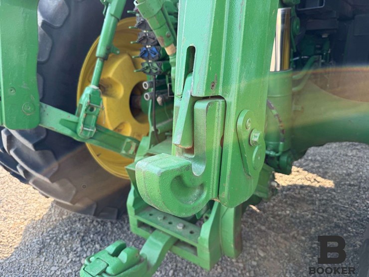 2011-john-deere-8335r-tractor-image-52
