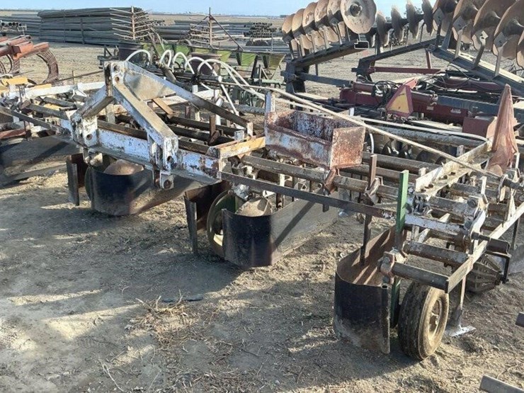 custom-3-pt-3-row-60"-cultivator-image-1