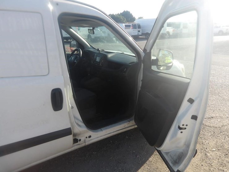 2016-ram-promaster-city-image-9