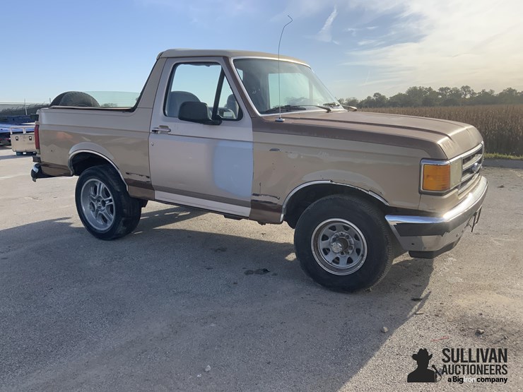 1989-ford-xlt-bronco-4x4-suv-image-3