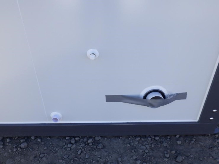 double-stall-portable-toilet-image-16