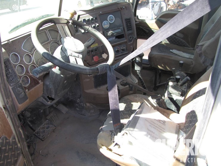2009-mack-gu713-t/a-bed-truck-image-9