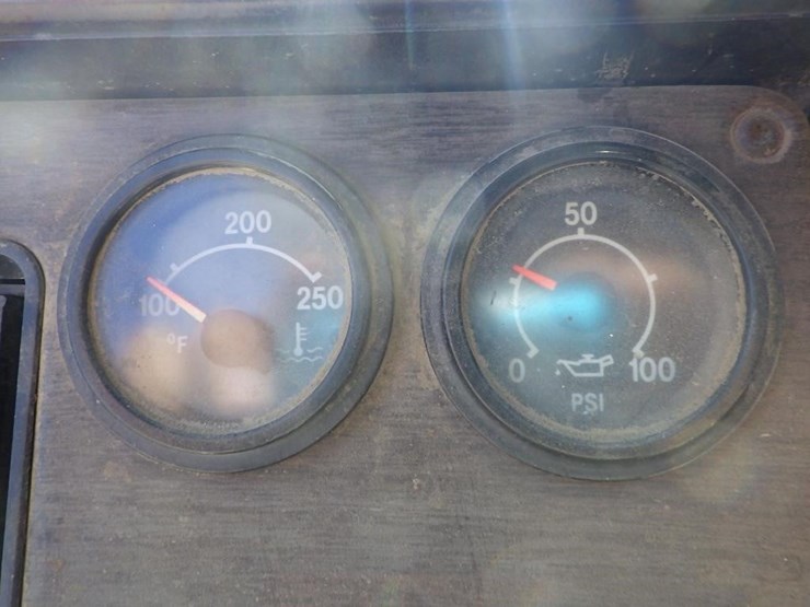 1991-freightliner-fla086-24'-3-axle-cab-&-chassis-image-50
