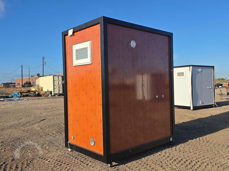 mobile-toilet-with-shower-image-4
