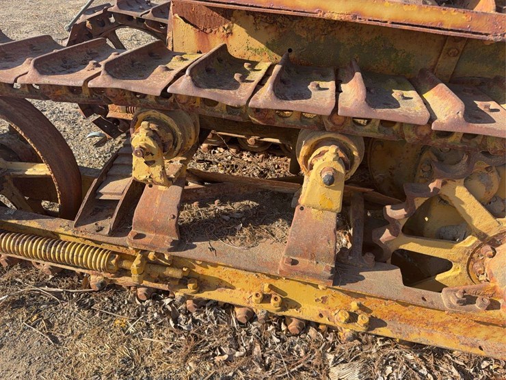 caterpillar-thirty-image-13