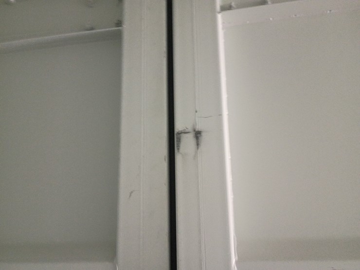 #l111-000-•-40ft-container-[damaged]-image-46