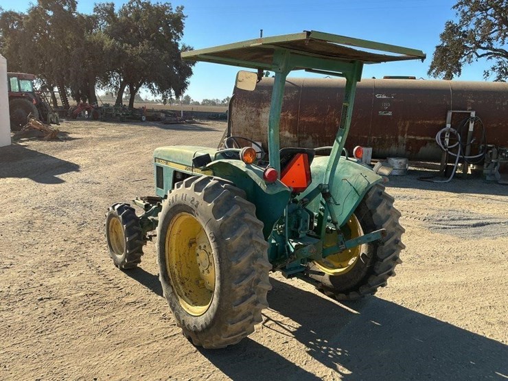 john-deere-1050-tractor,-mfwd-image-4