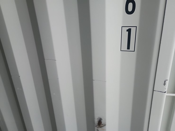 #l111-000-•-40ft-container-[damaged]-image-35
