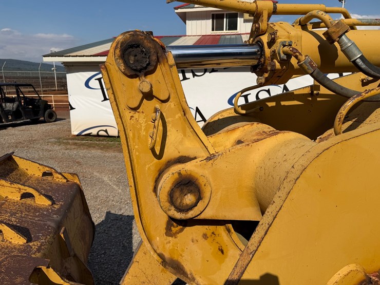 #4088-•-caterpillar-963-crawler-loader-image-17