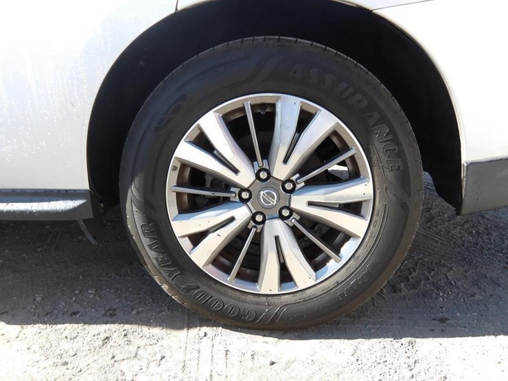 2019-nissan-pathfinder-sl-image-5