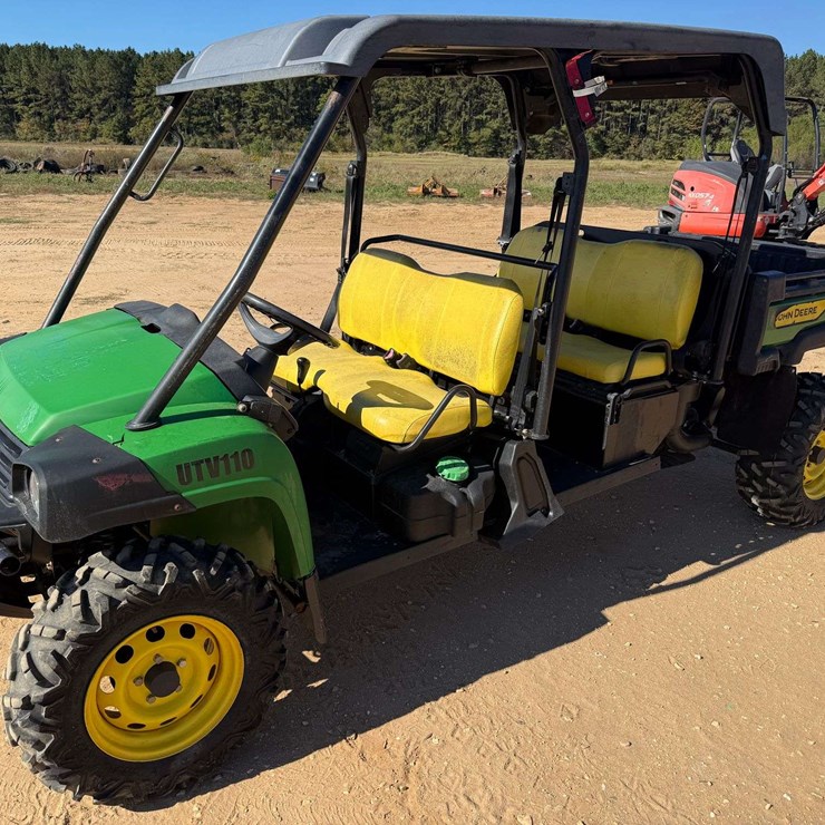 2022 JOHN DEERE GATOR