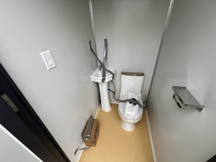 2026-bastone-double-stall-portable-toilet-image-5