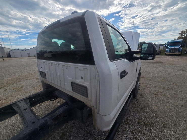 2021-ford-f350-image-58