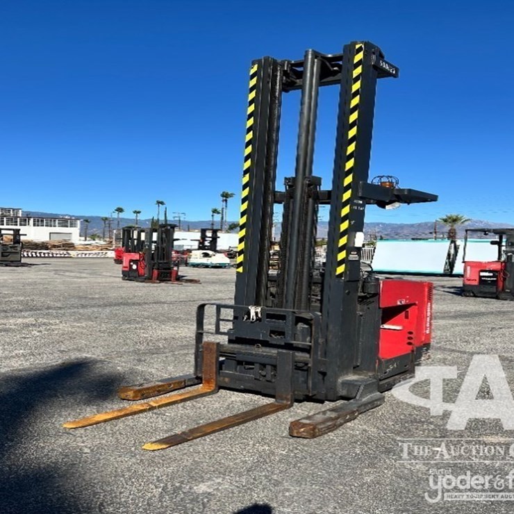 Raymond EASIR40TTM order picker, 4,000#, 143" mast, 3