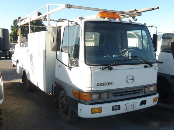 2000-hino-fb1817-image-2
