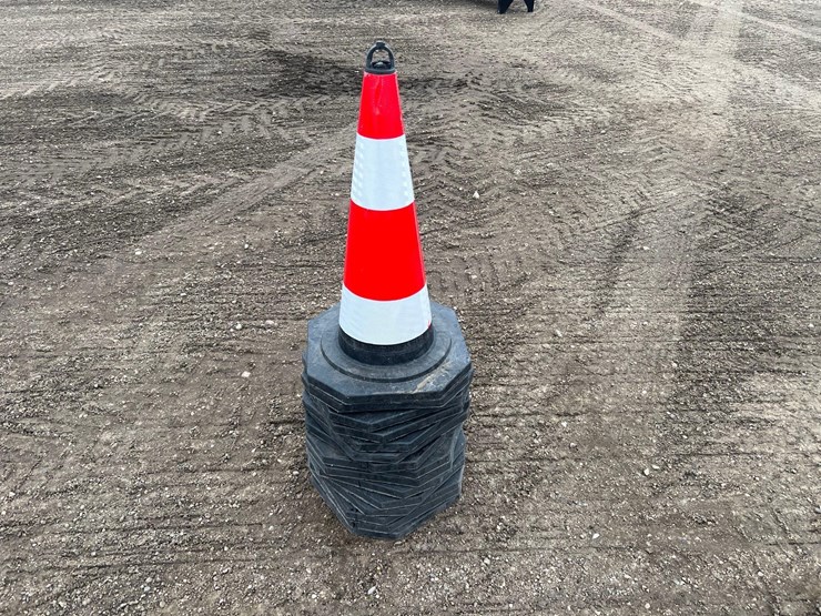 traffic-safety-cones-image-2
