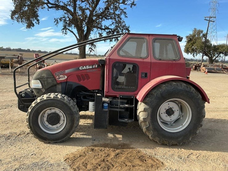 case-ih-120c-tractor,-mfwd,-1-owner-image-4