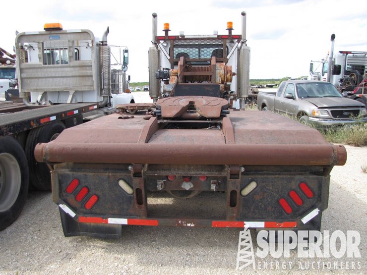 2005-peterbilt-378-t/a-day-cab-road-winch-truck-image-9