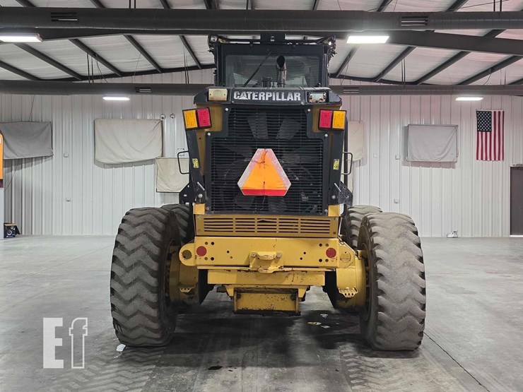 2009-caterpillar-120m-image-8