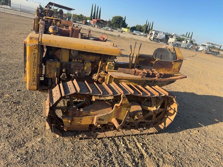 caterpillar-d2-image-2