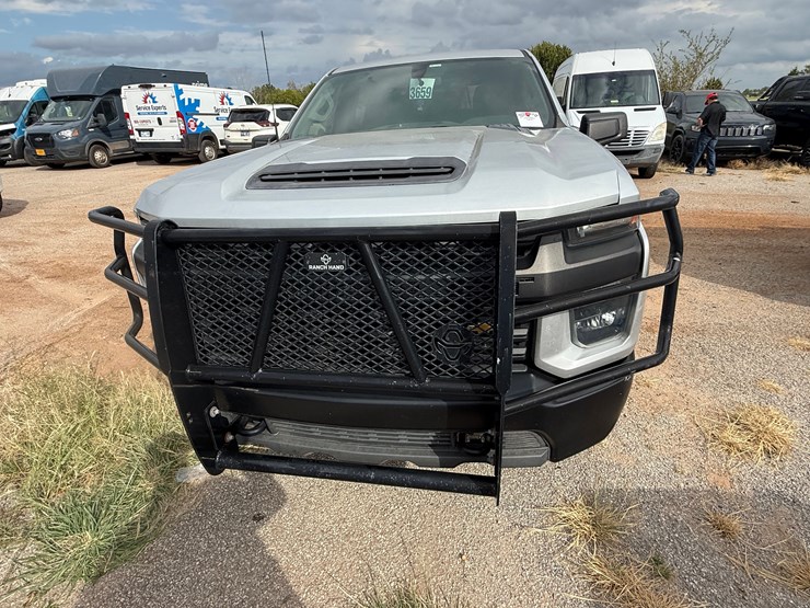 2021-chevrolet-silverado-2500hd-image-9