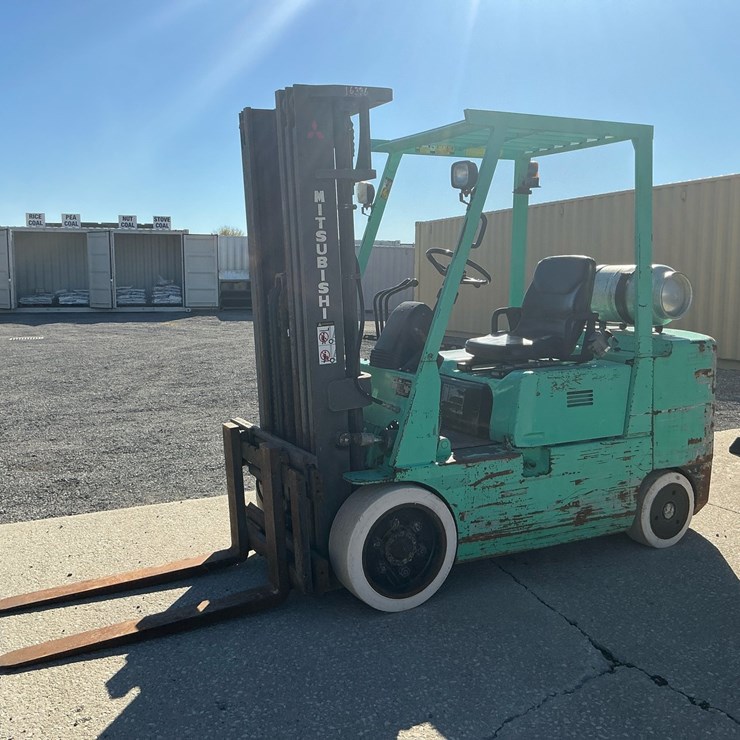 #280 • Mitsubishi FGC30 Forklift
