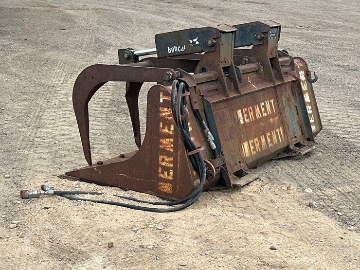 bobcat-66-inch-industrial-grapple-bucket-image-4