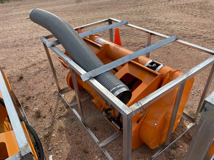 #4068-•-landhonor-double-discharge-concrete-mixer-attachment-image-6
