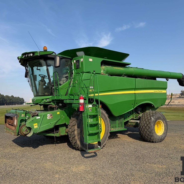 2012 John Deere S670 Combine