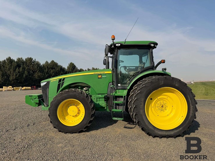 2011-john-deere-8335r-tractor-image-2
