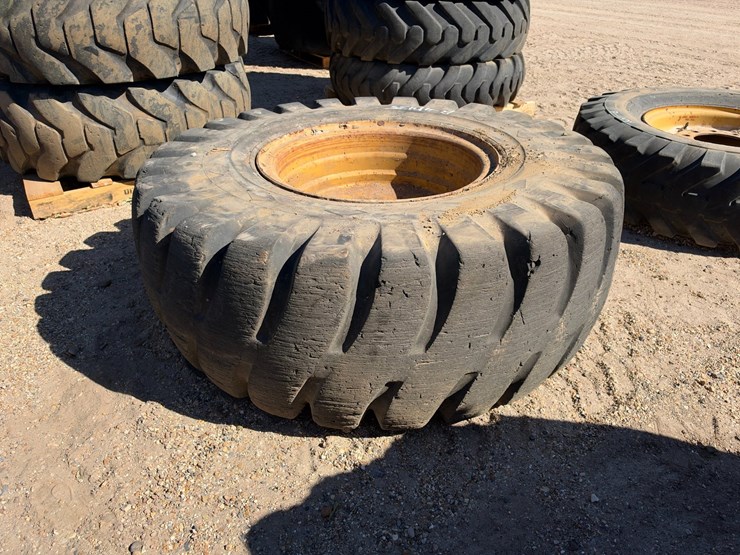 #41435-•-heavy-equipment-tire-image-2