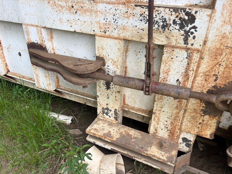 #42224-•-trash-compactor-image-6