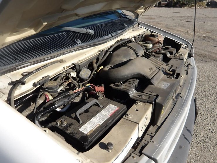 2002-ford-e350-image-8