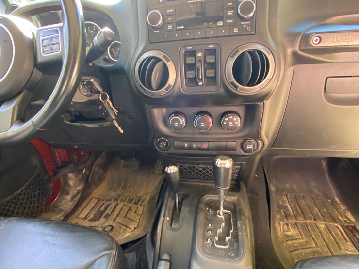 2014-jeep-wrangler-unlimited-image-15