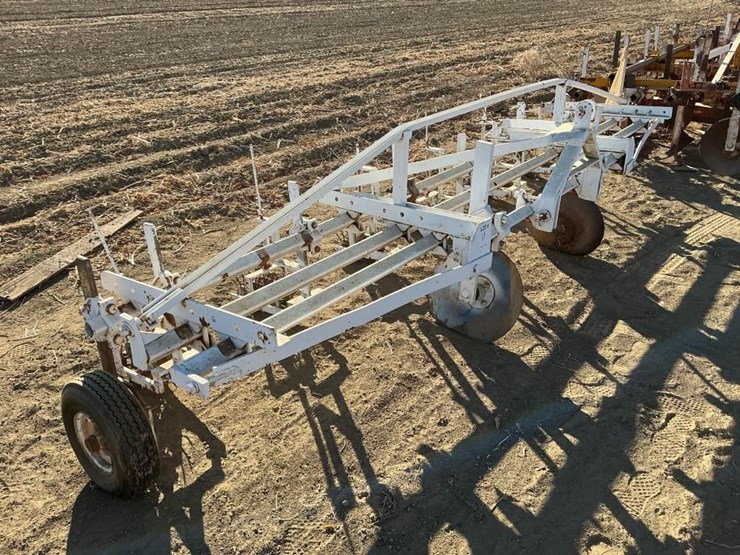 custom-3-pt-3-row-60"-bed-scratcher-image-2