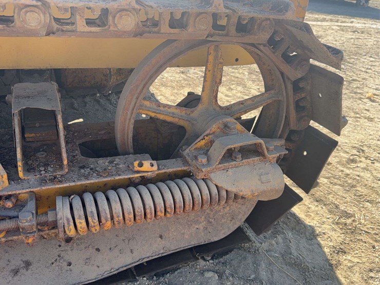 caterpillar-10-image-20