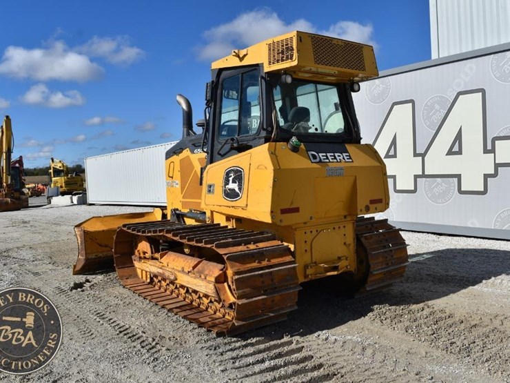 2021-deere-650k-image-16
