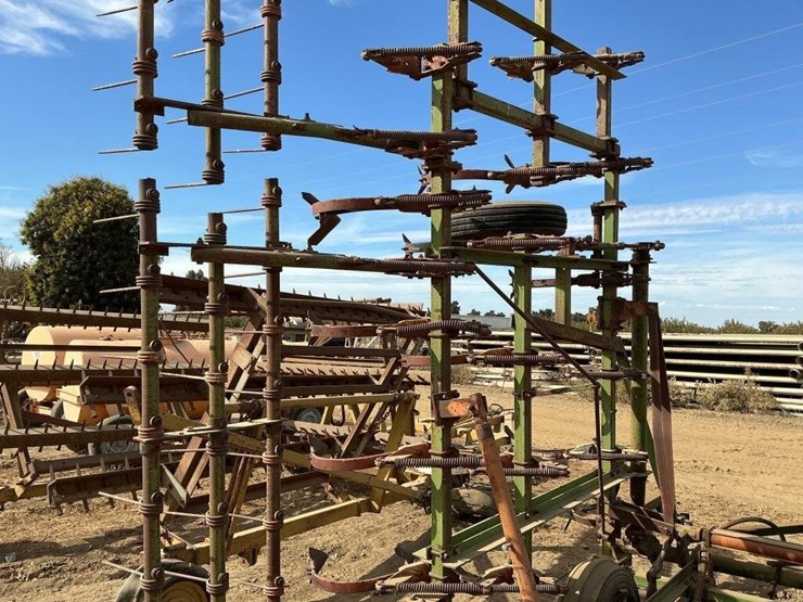 glencoe-32'-fold-up-field-cultivator-image-9