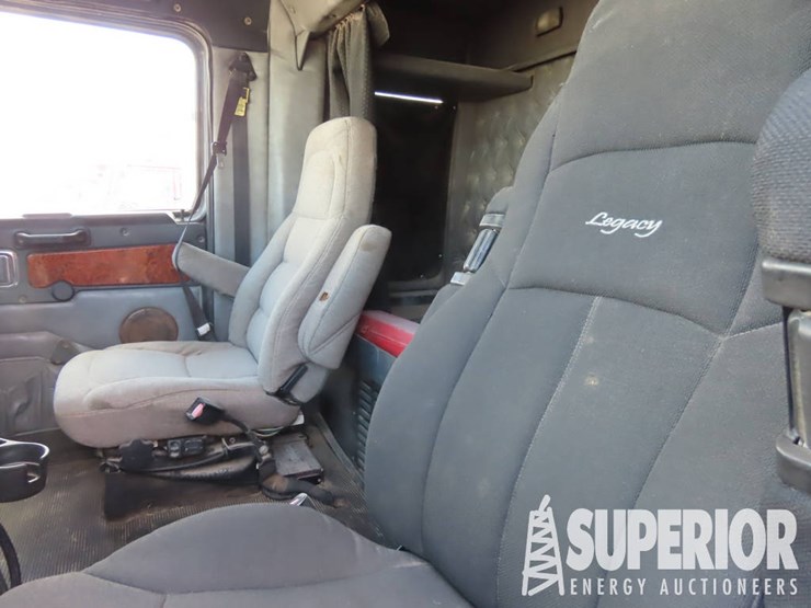 2009-western-star-4900-t/a-truck-tractor-w/pusher-axle-sleeper-image-10