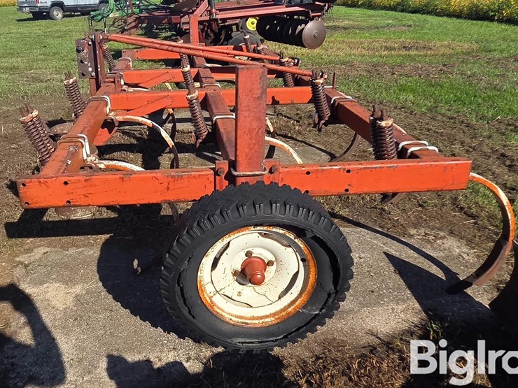 international-55-chisel-plow-image-8