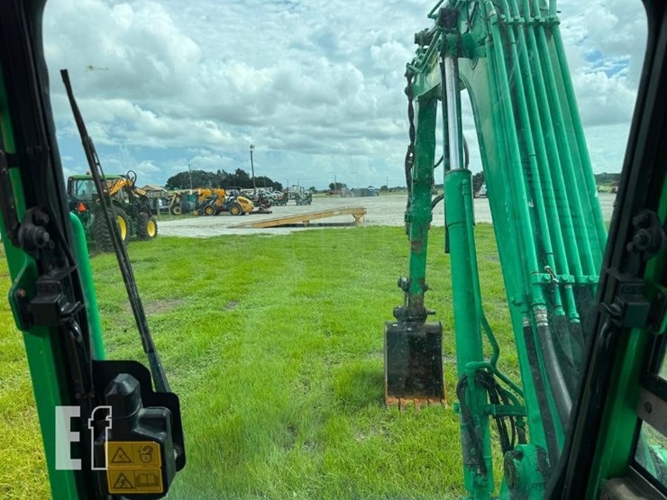 2019-takeuchi-tb290-image-13