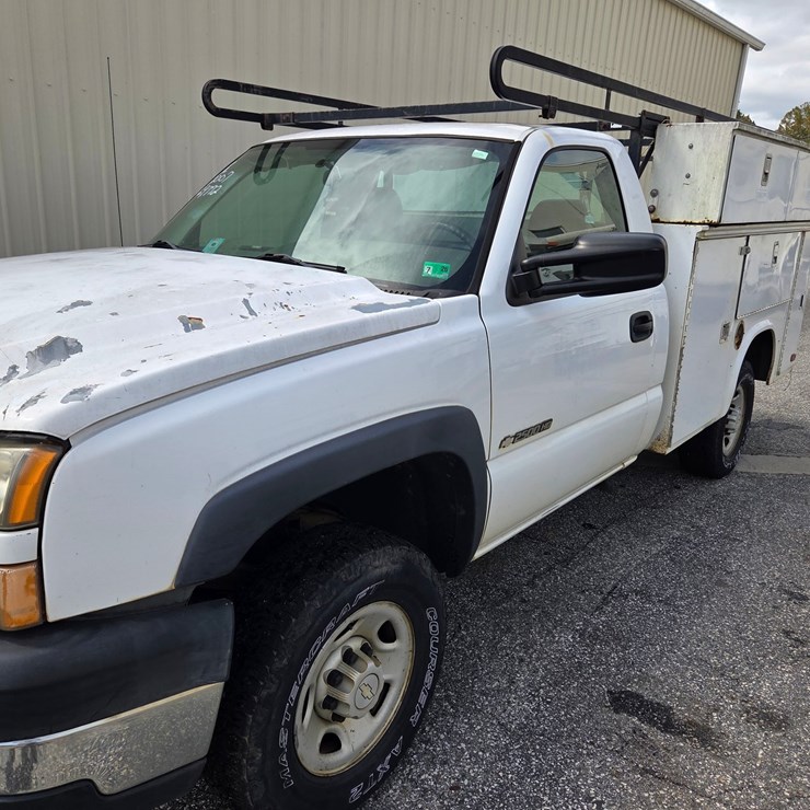 #8 • 2007 Chevrolet 2500 Service Truck / 269,772 miles