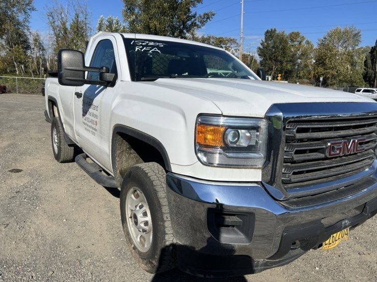 2015-gmc-sierra-2500-image-2