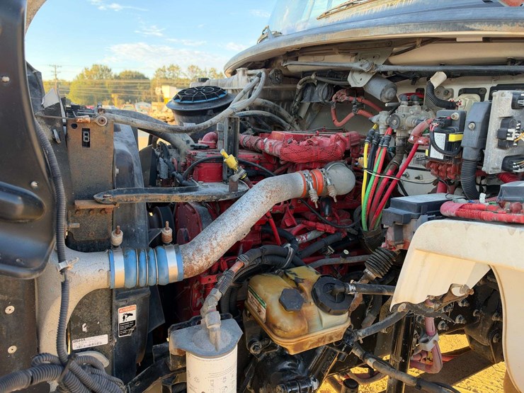 2012-freightliner-m2-tandem-axle-dump-truck-(96,351-actual-miles)-image-8