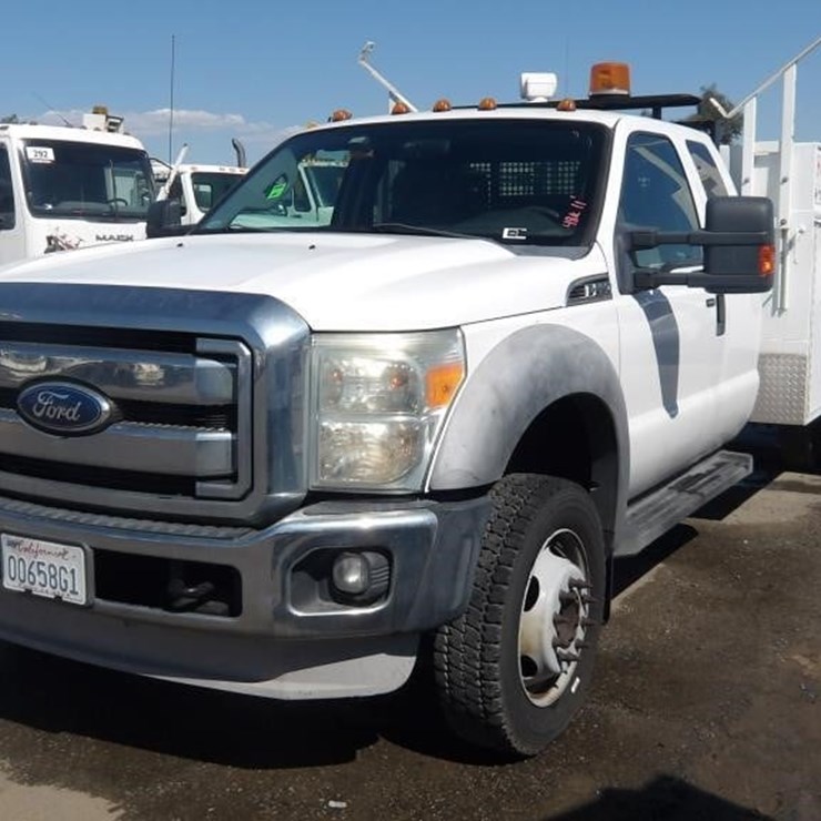 2011 FORD F550