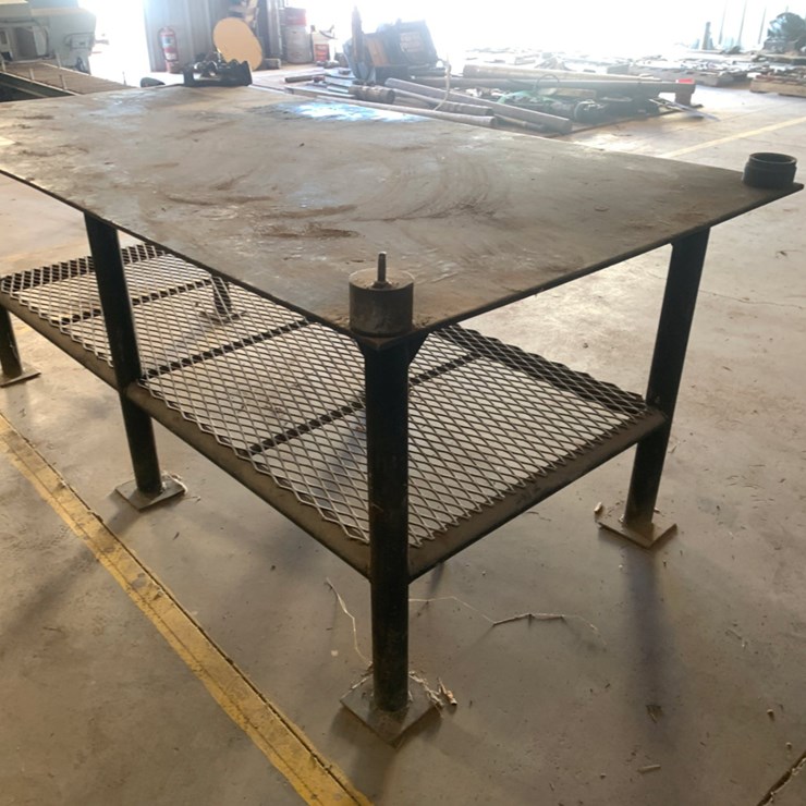 8’ x 4’ x 3’ Metal Shop Table w/ Ridgid 1/4” to 6” Pipe Vise
