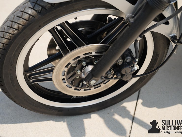 run-#150---1981-honda-cb750f-super-sport-motorcycle-image-9