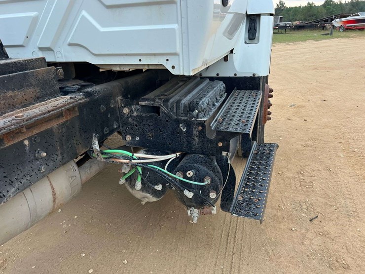 2007-international-7400-tandem-axle-dump-truck-(181,761-miles)-image-54