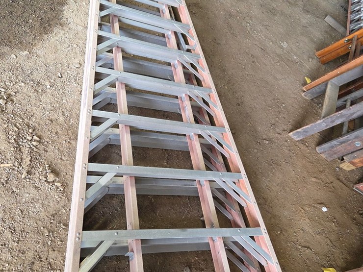 #16-•-12-ft-"a"-ladder-with-12-ft-extension-image-3